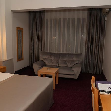 Hande Hotel Mustafakemalpaşa Εξωτερικό φωτογραφία