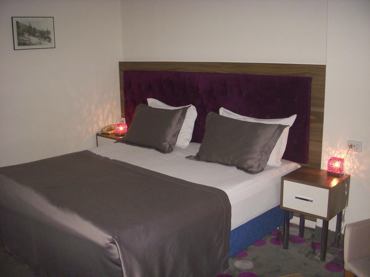 Hande Hotel Mustafakemalpaşa Εξωτερικό φωτογραφία