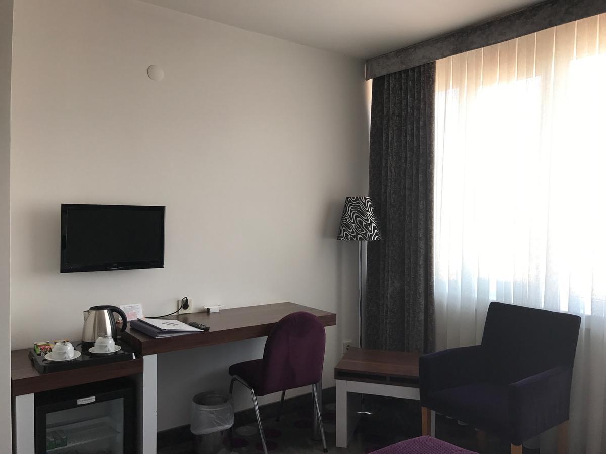 Hande Hotel Mustafakemalpaşa Εξωτερικό φωτογραφία