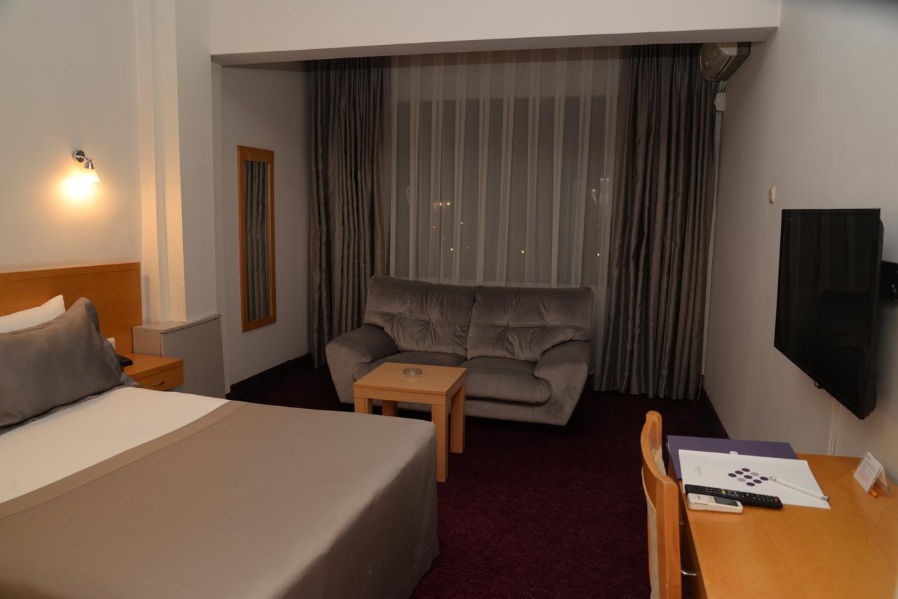Hande Hotel Mustafakemalpaşa Εξωτερικό φωτογραφία